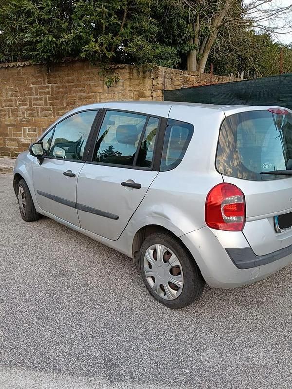 Usata Renault Modus 2009 Grigio Monovolume