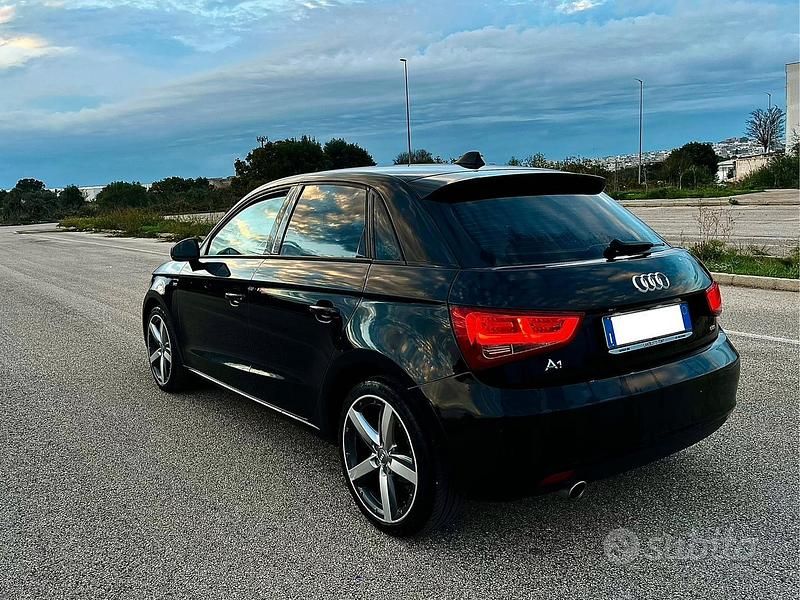 Usata Audi A1 Sportback Comfort 116 CV (85 kW) 2015 Nero Utilitaria