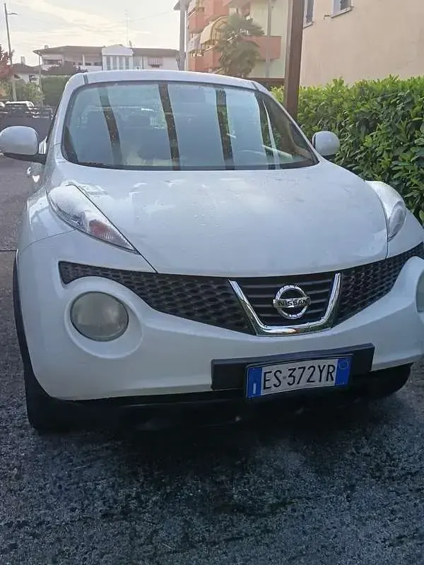 Usata Nissan Juke Visia 94 CV (69 kW) 2013 Bianco SUV