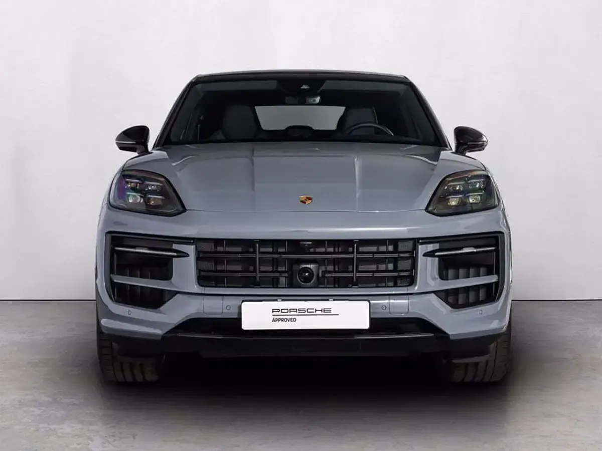 Usata Porsche Cayenne 354 CV (260 kW) 2026 Grigio artico SUV