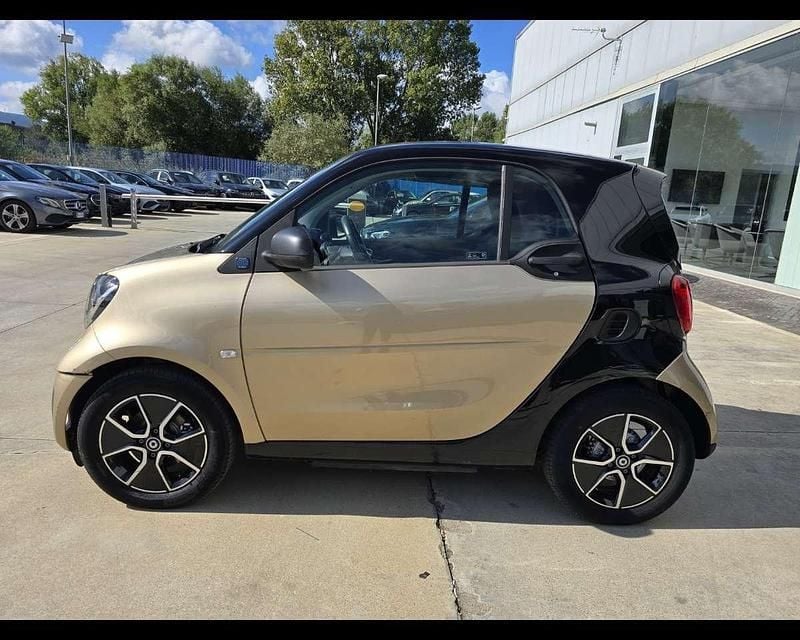 Usata Smart ForTwo Electric Drive Passion 41 kW (56 CV) 2021 Beige Berlina