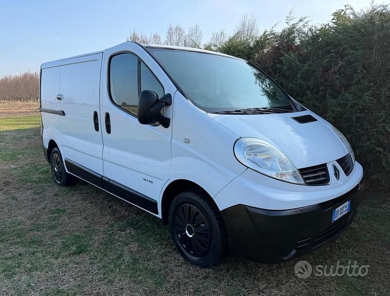 Usata Renault Trafic 114 CV (83 kW) 2010 Bianco Monovolume