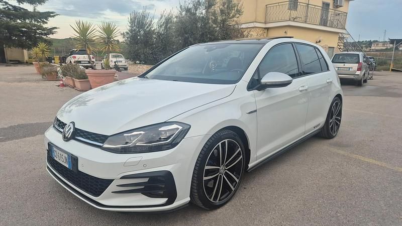 Usata VW Golf VIII Executive 183 CV (134 kW) 2020 Bianco Berlina