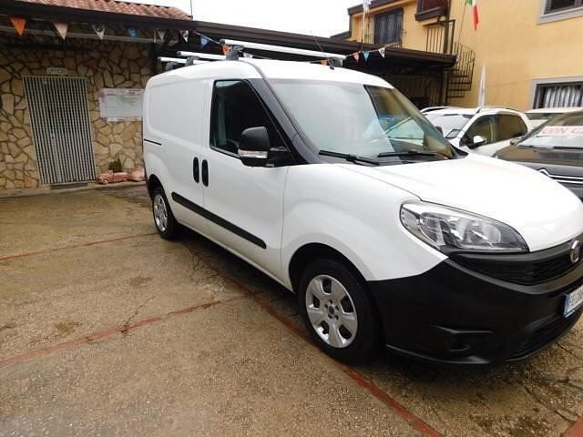 Usata Fiat Doblò 90 CV (66 kW) 2016 Bianco Monovolume