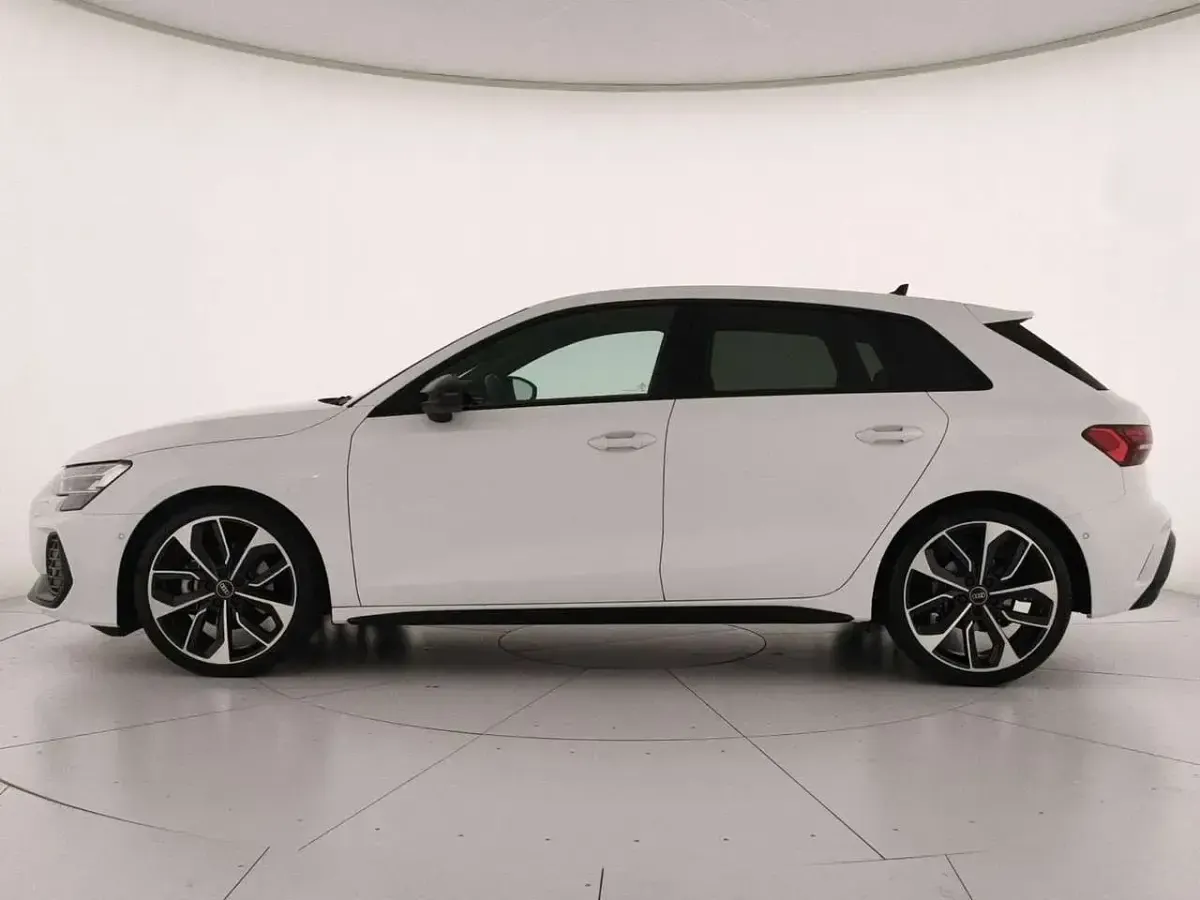 Usata Audi A3 S-Line 150 CV (110 kW) 2024 Bianco arkona Berlina