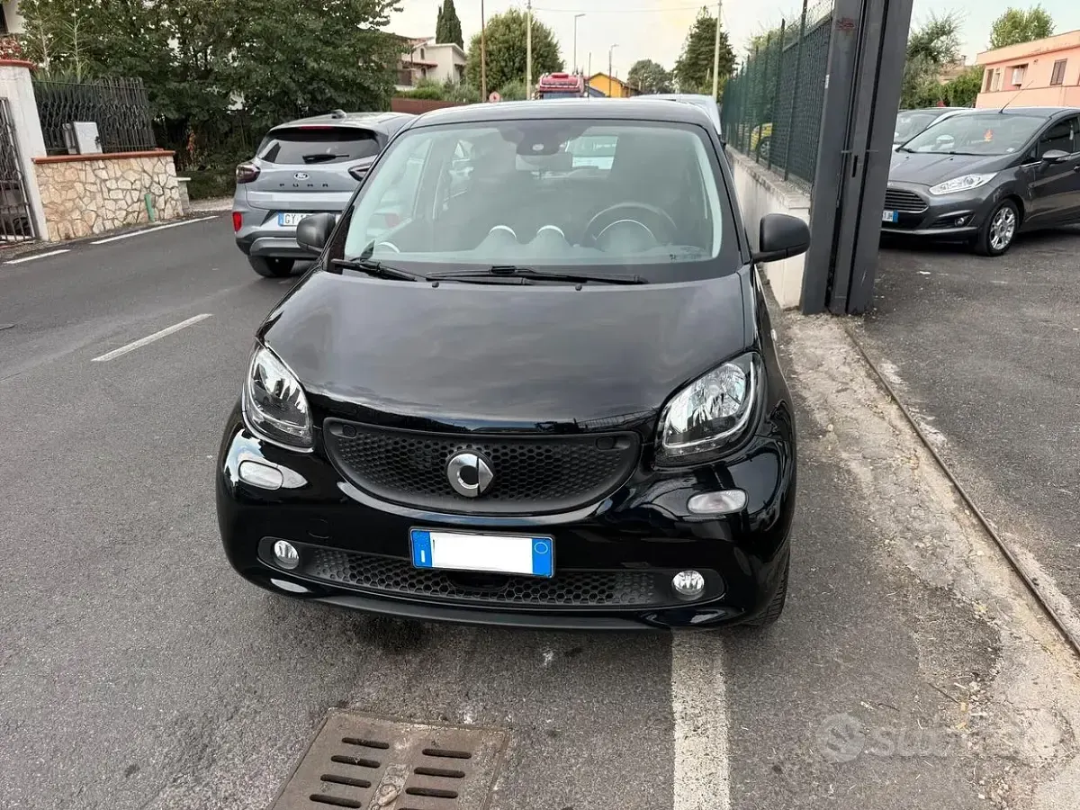 Usata Smart ForFour 71 CV (52 kW) 2018 Nero Utilitaria