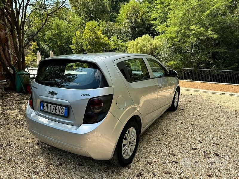 Usata Chevrolet Aveo 86 CV (63 kW) 2011 Grigio Berlina