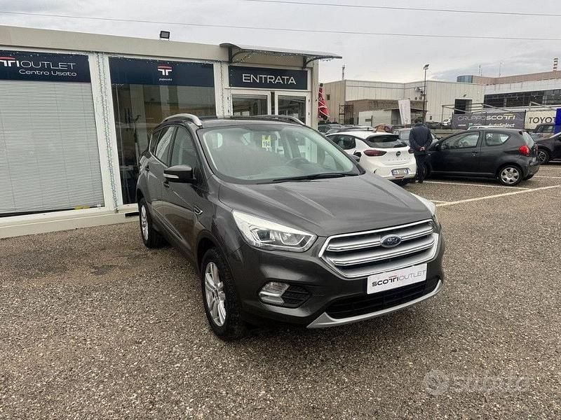 Usata Ford Kuga Business Edition 120 CV (88 kW) 2019 Grigio SUV