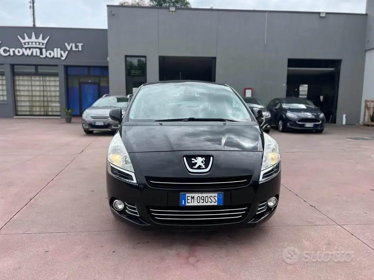 Usata Peugeot 5008 Business-Line 112 CV (82 kW) 2012 Nero Monovolume