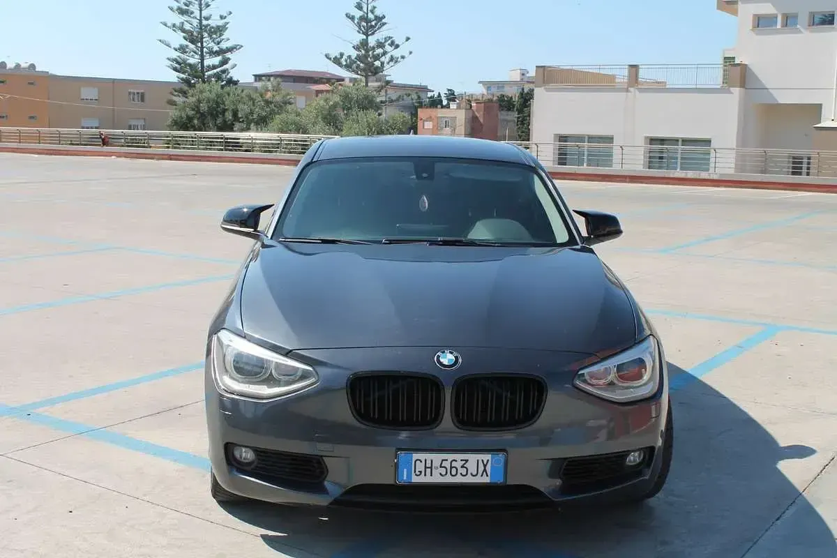 Usata BMW 118 Efficient Dynamics 143 CV (105 kW) 2014 Grigio Utilitaria