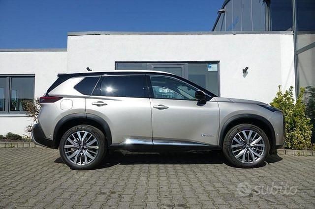 Nuova Nissan X-Trail Tekna+ 213 CV (156 kW) 2025 Verde SUV