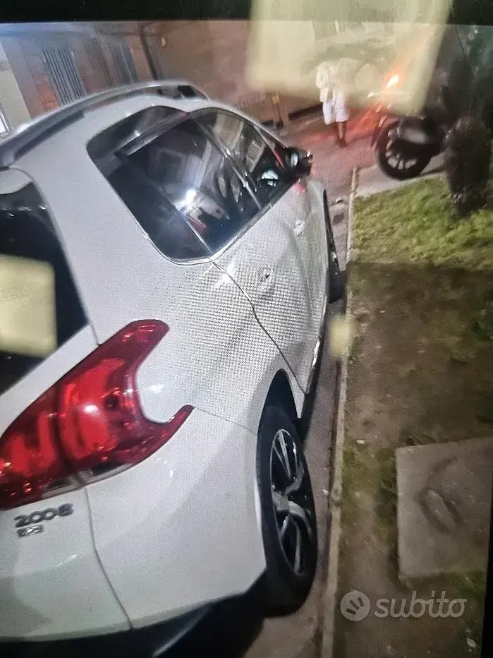 Usata Peugeot 2008 92 CV (67 kW) 2016 Bianco SUV