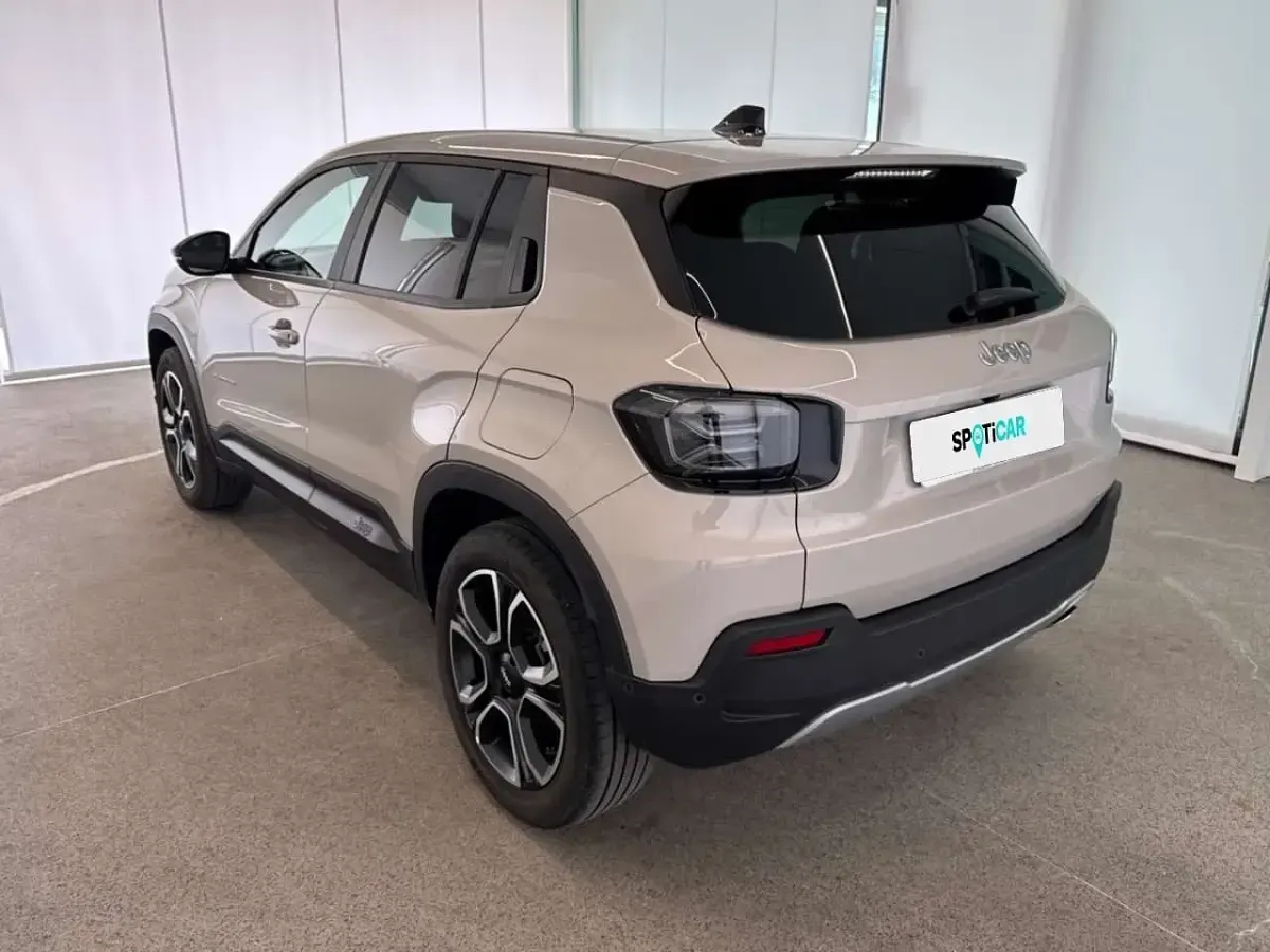Usata Jeep Avenger Summit 101 CV (74 kW) 2024 Bianco SUV
