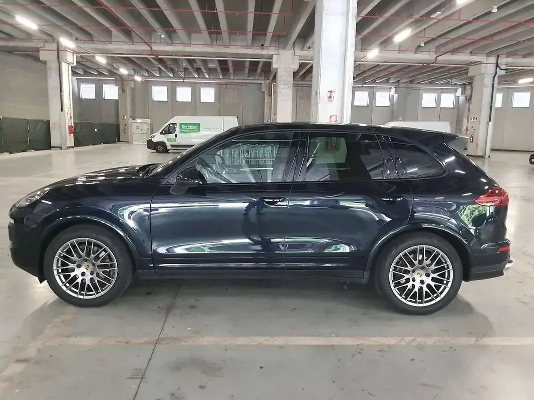 Usata Porsche Cayenne 250 CV (183 kW) 2016 Blu/azzurro SUV
