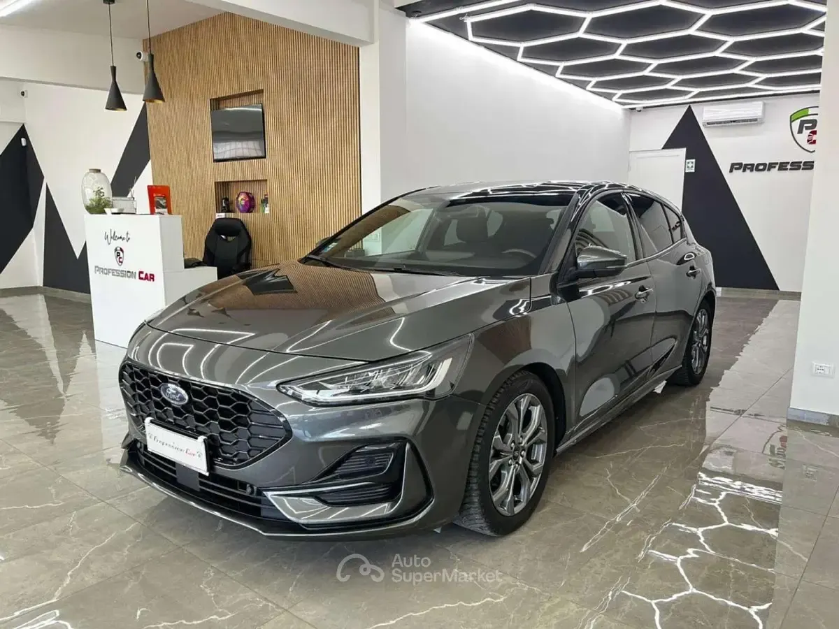 Begagnad Ford Focus ST-Line 117 HK (86 kW) 2024 Grå Sedan