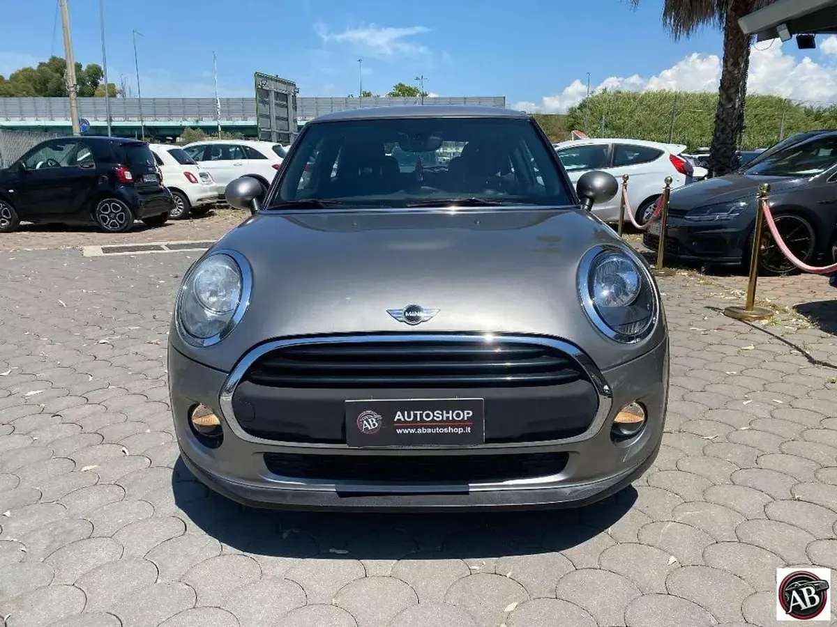 Usata Mini One D Hype 95 CV (69 kW) 2018 Grigio chiaro Utilitaria