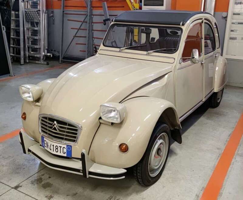 Panna pastello Usata 1975 Citroën 2CV Tre volumi | 12.900 € - Immagine 1/4