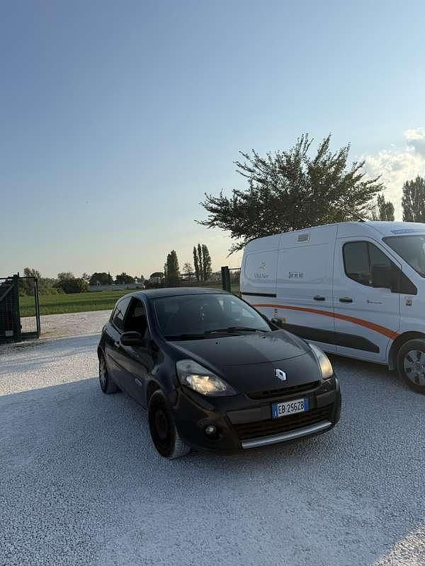 Usata Renault Clio II 65 CV (47 kW) 2010 Berlina