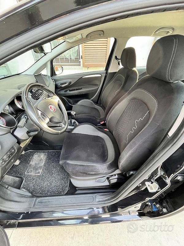 Usata Fiat Grande Punto 75 CV (55 kW) 2014 Nero Utilitaria