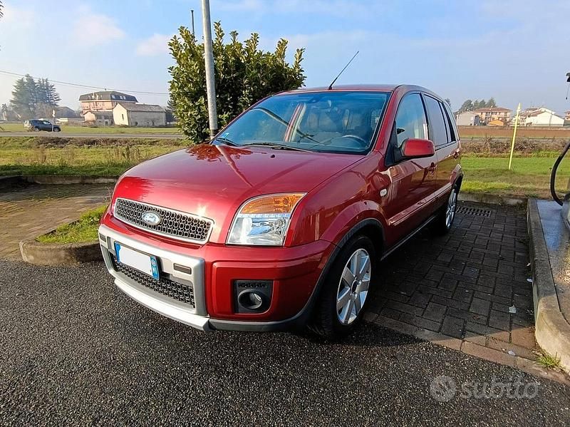 Usata Ford Fusion Collection 68 CV (50 kW) 2008 Rosso SUV