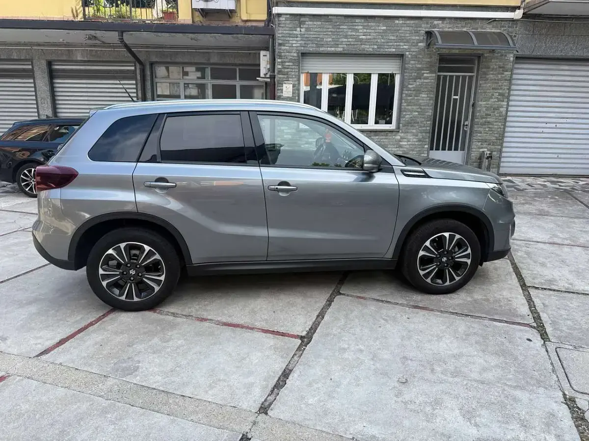 Usata Suzuki Vitara 129 CV (94 kW) 2022 Grigio SUV