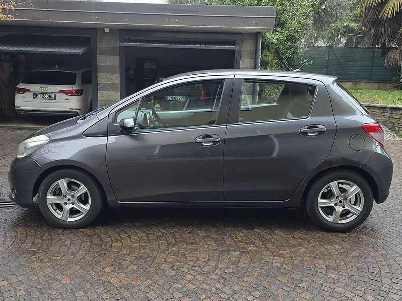 Usata Toyota Yaris 90 CV (66 kW) 2011 Utilitaria
