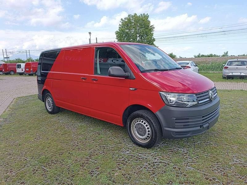Usado VW Transporter 150 CV (110 kW) 2017 Rojo Van