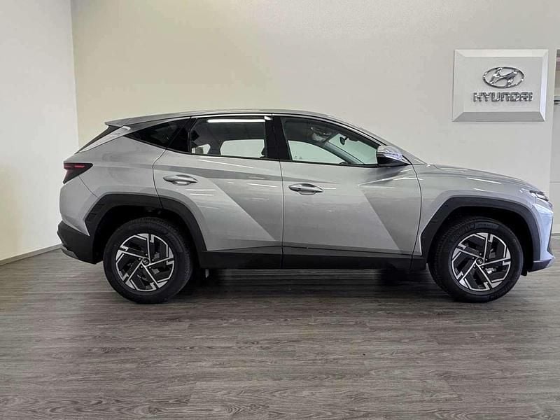 Nuova Hyundai Tucson 159 CV (116 kW) 2025 Shimmering silver SUV