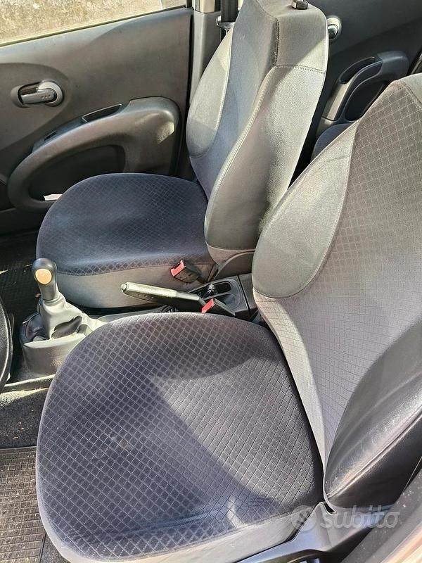 Usata Nissan Micra 86 CV (63 kW) 2004 Grigio Utilitaria