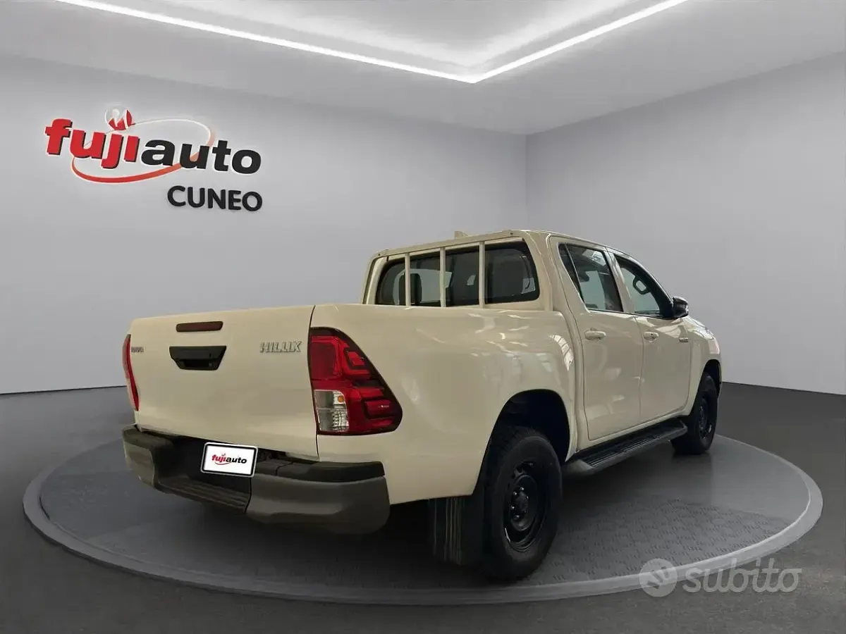 Nuova Toyota HiLux Comfort 204 CV (150 kW) 2026 Bianco Pick-up