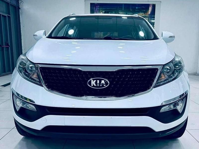Clear white Usata 2015 Kia Sportage SUV | 6700 € (Ottimo prezzo) - Immagine 1/4