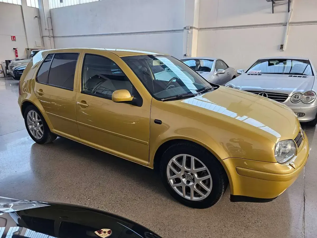 Usata VW Golf IV Highline 204 CV (150 kW) 2000 Giallo Berlina