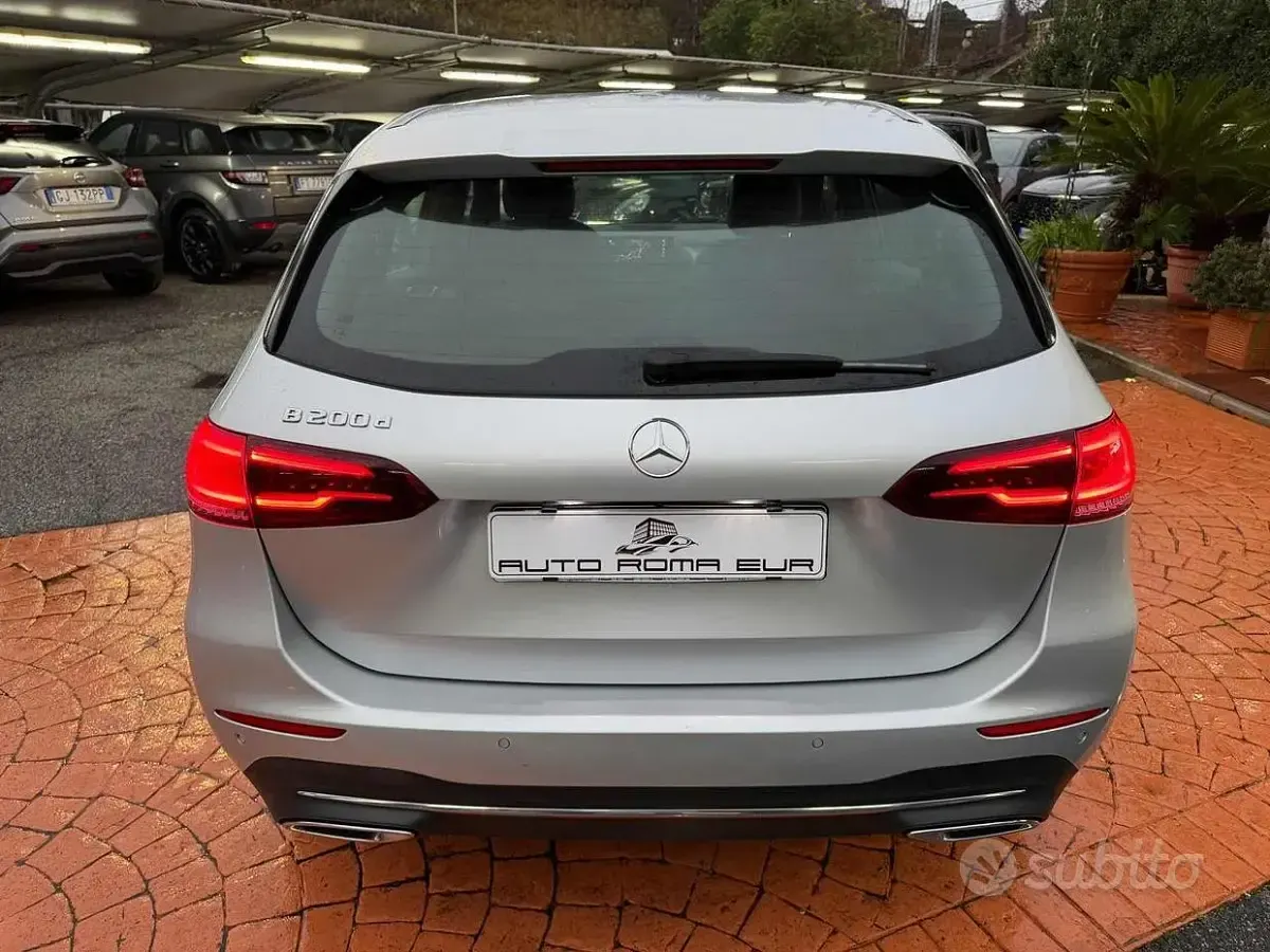 Begagnad Mercedes B200 Premium 150 HK (110 kW) 2020 Grå Minibuss
