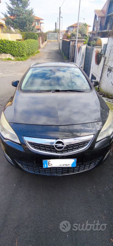 Usata Opel Astra Cosmo 110 CV (80 kW) 2011 Nero Station wagon