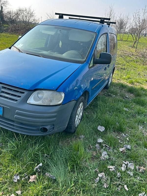 Usata VW Caddy 105 CV (77 kW) 2008 Blu Monovolume