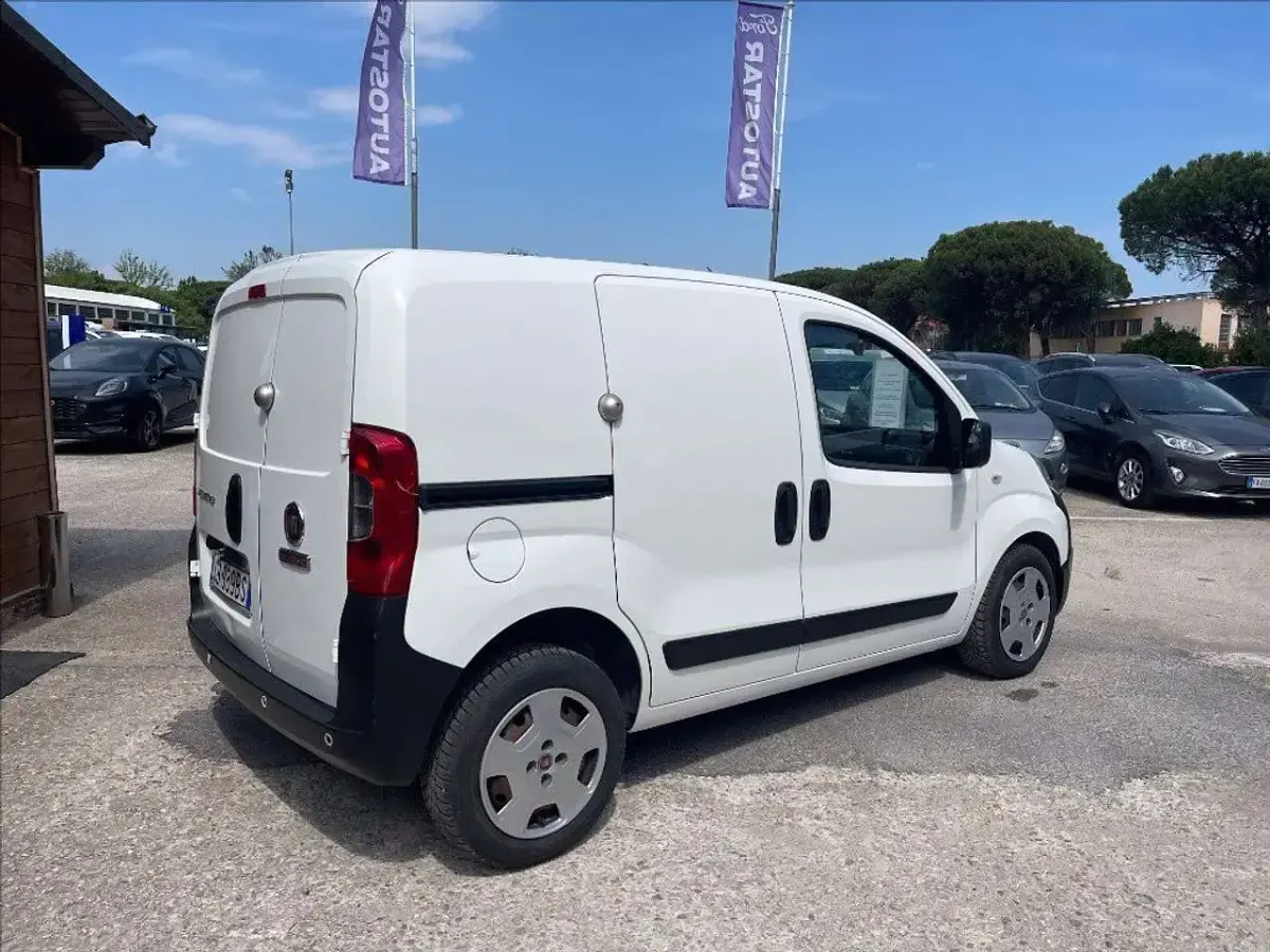 Usata Fiat Fiorino 95 CV (69 kW) 2020 Bianco pastello Monovolume