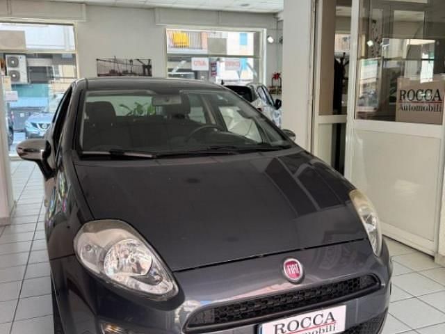Usata Fiat Punto Street 69 CV (50 kW) 2016 Grigio scuro metallizzato Utilitaria