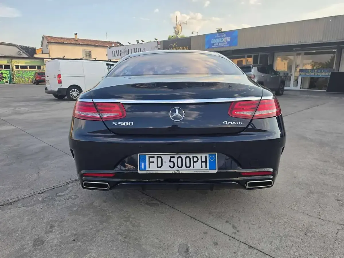 Usata Mercedes S500 455 CV (334 kW) 2016 Blu/azzurro Coupé