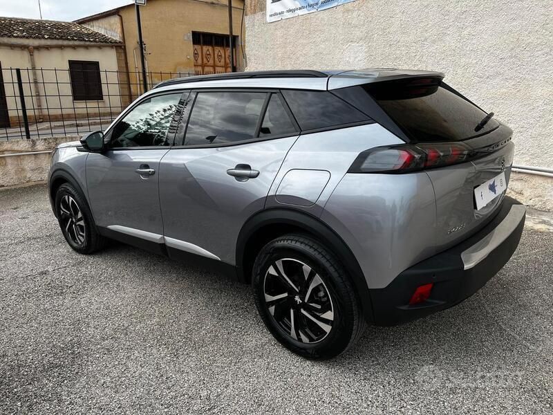 Usata Peugeot 2008 100 CV (73 kW) 2023 Grigio SUV