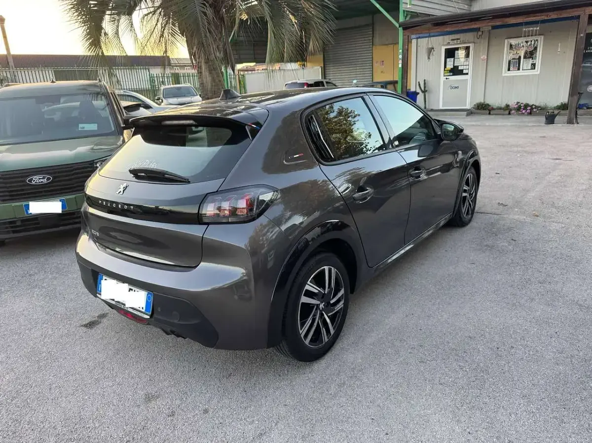 Usata Peugeot 208 Active 75 CV (55 kW) 2020 Grigio Utilitaria