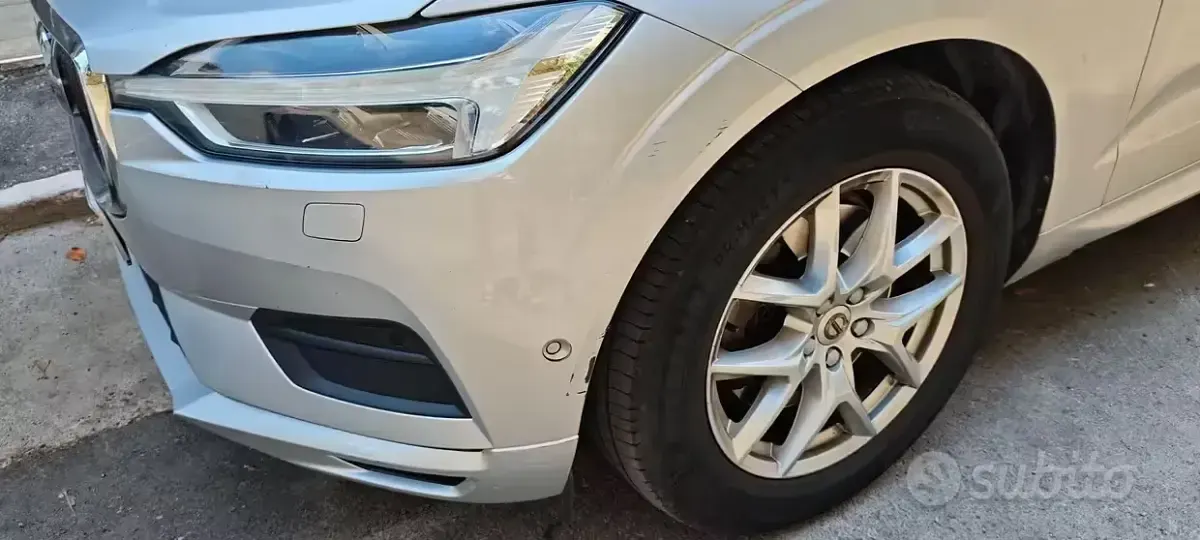 Usata Volvo XC60 Business Edition 190 CV (139 kW) 2020 Grigio SUV