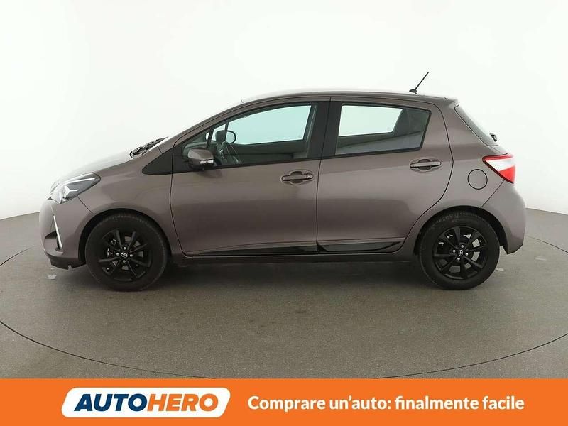 Usata Toyota Yaris Active 111 CV (81 kW) 2019 Grigio Utilitaria