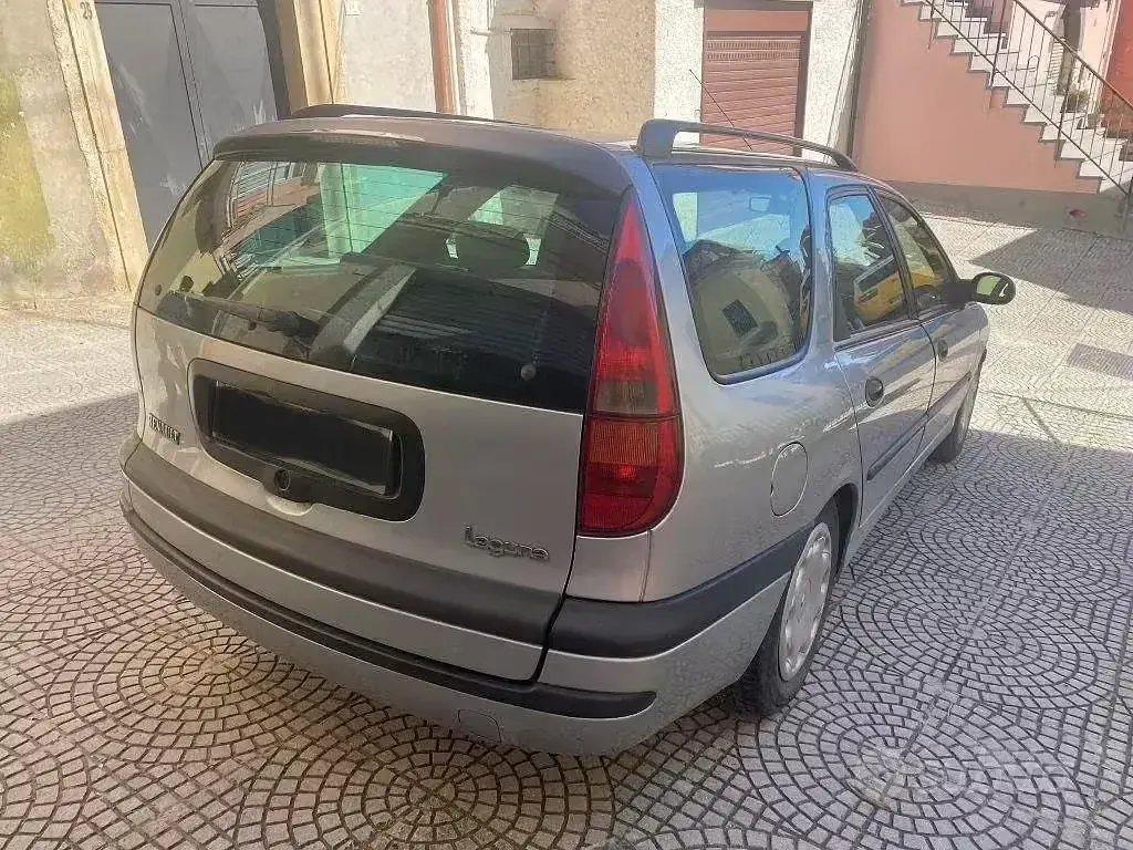 Usata Renault Laguna 98 CV (72 kW) 1999 Grigio Station wagon