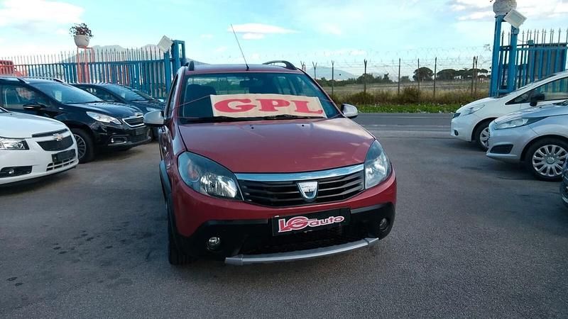 Usata Dacia Sandero Stepway 84 CV (61 kW) 2011 Rosso Berlina
