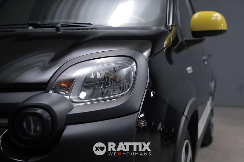 Usata Fiat Panda Cross Cross 69 CV (50 kW) 2025 Nero pastello Utilitaria