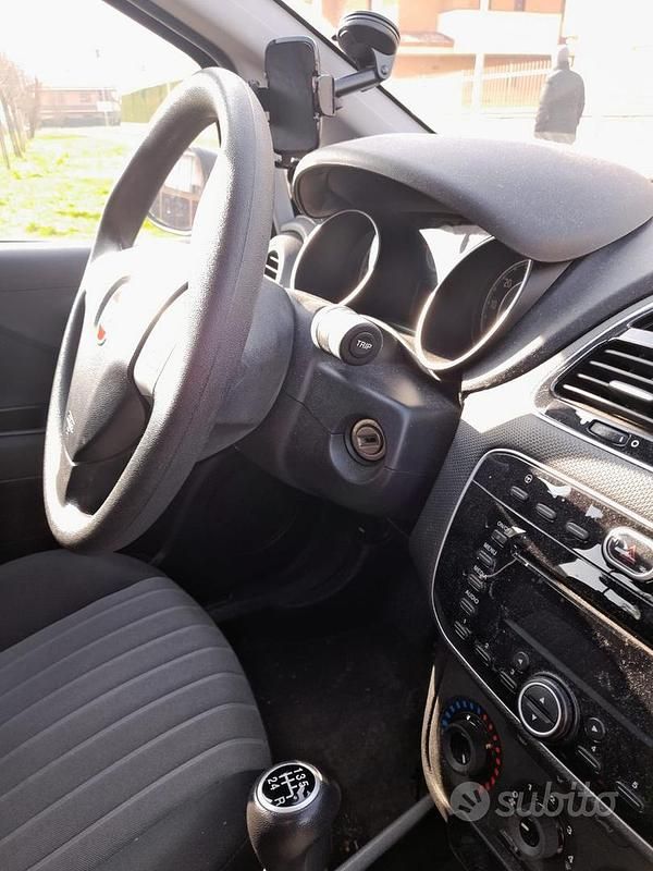 Usata Fiat Punto 69 CV (50 kW) 2018 Nero Utilitaria