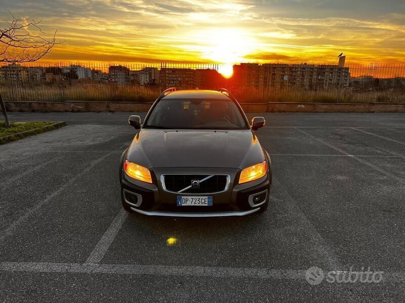 Usata 2008 Volvo XC70 SUV | 7000 € (Buon prezzo) - Immagine 1/4
