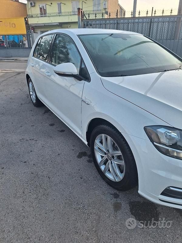 Usata VW Golf VIII 2020 Bianco Utilitaria