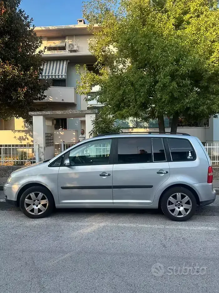 Usata VW Touran 105 CV (77 kW) 2004 Grigio Monovolume