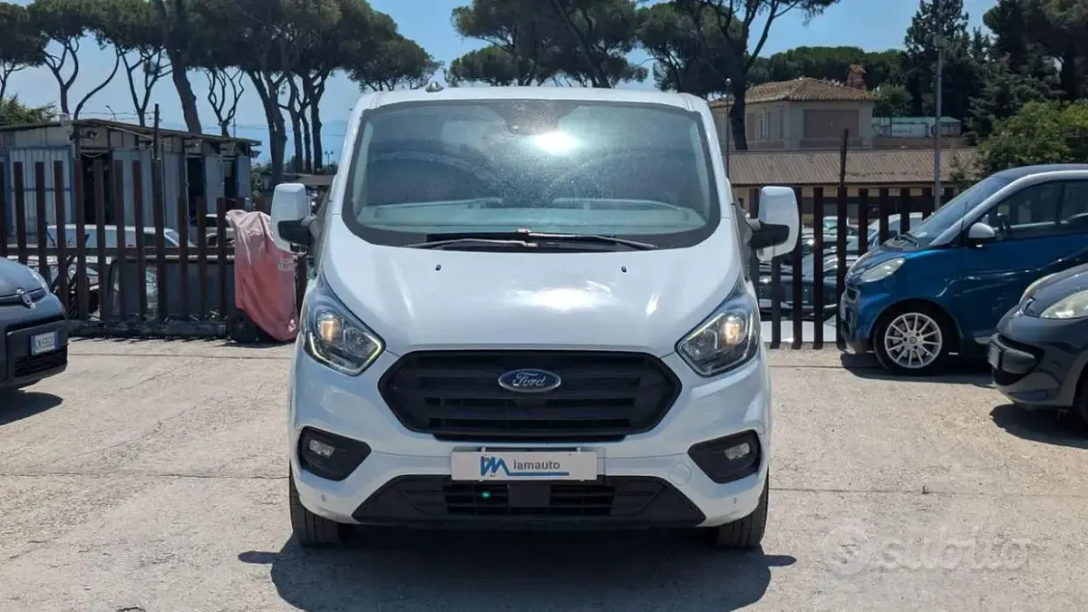Usata Ford Transit Custom 131 CV (96 kW) 2022 Bianco Station wagon